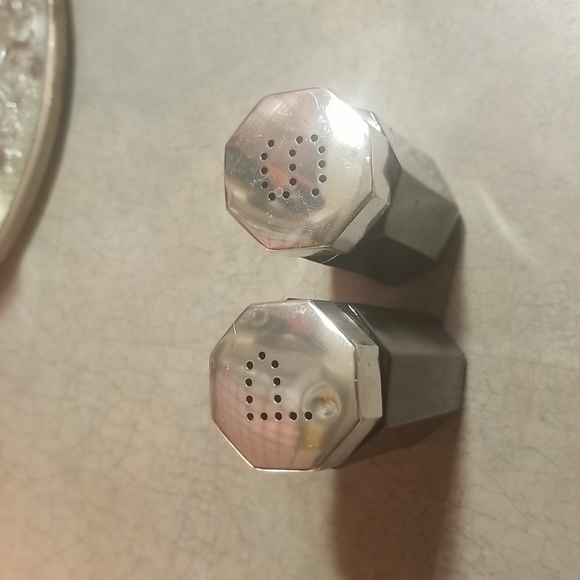 VTG 80s FRENCH OCTAGONAL BLACK GLASS S&P SHAKERS - Picture 3 of 8